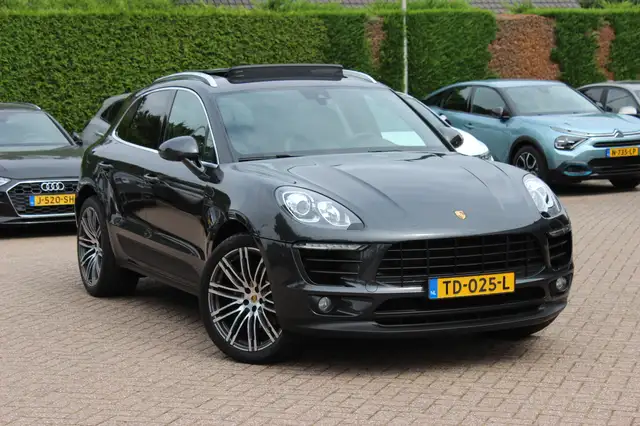 2018 Porsche Macan in Grey for sale
