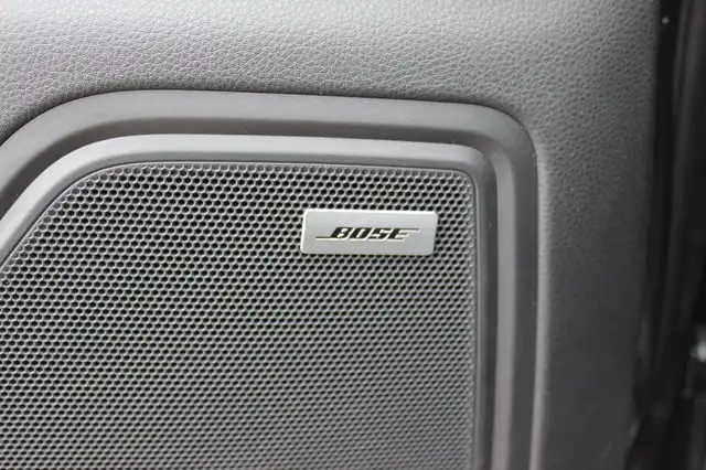 Porsche Macan view 29
