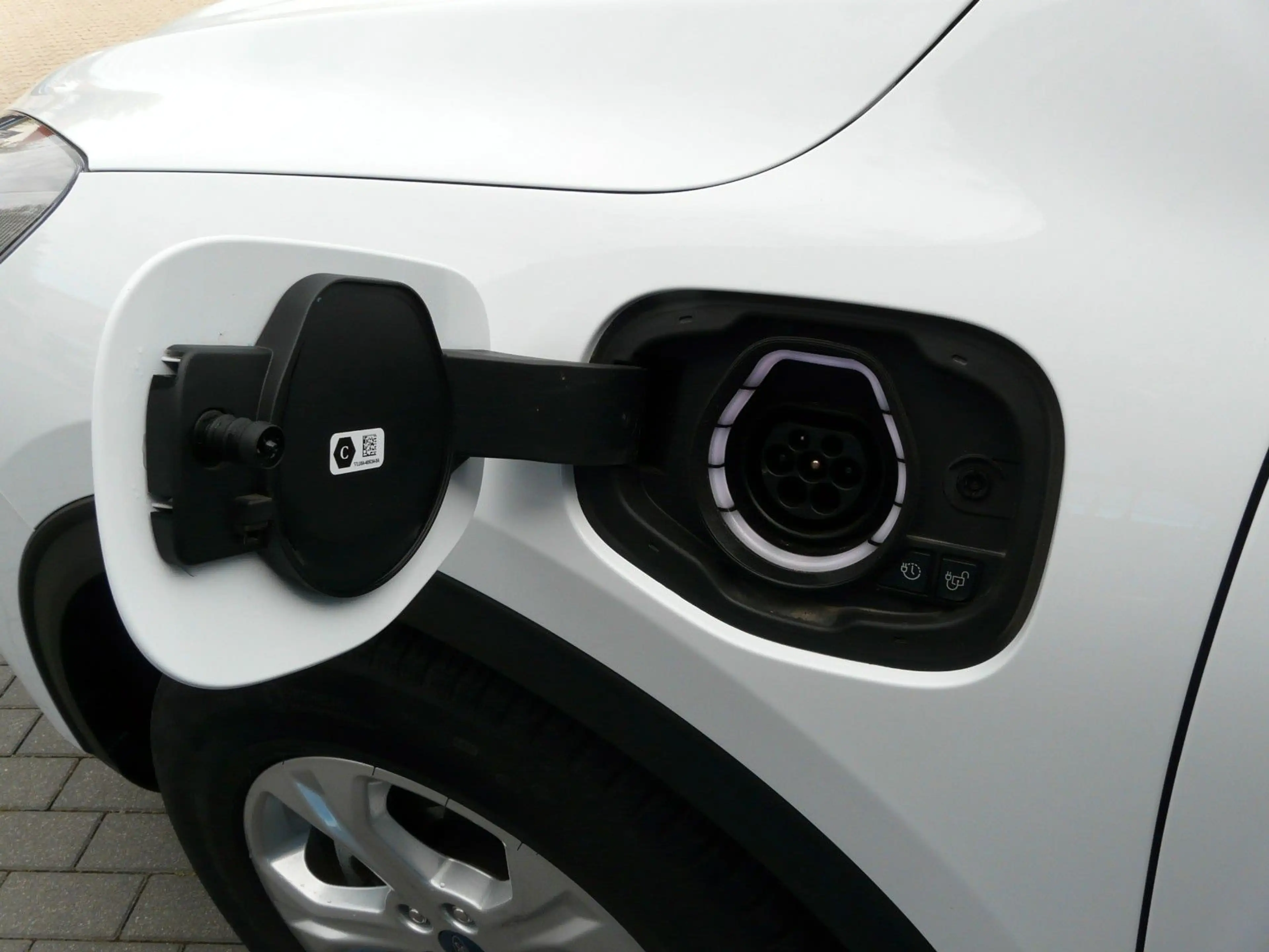 Ford Kuga PHEV Cool & Connect *AHK schwenkbar* — photo 11