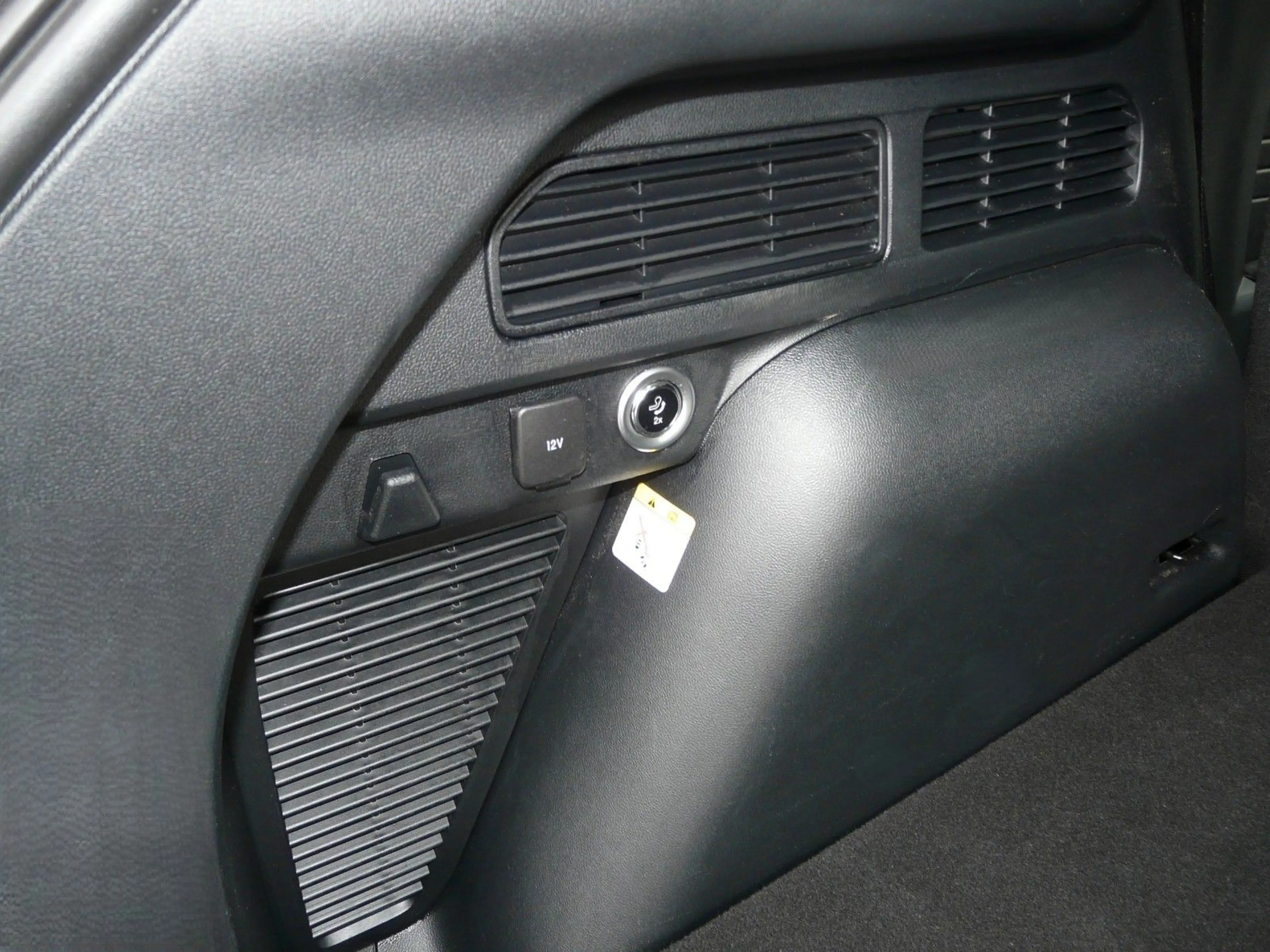 Ford Kuga PHEV Cool & Connect *AHK schwenkbar* — photo 13