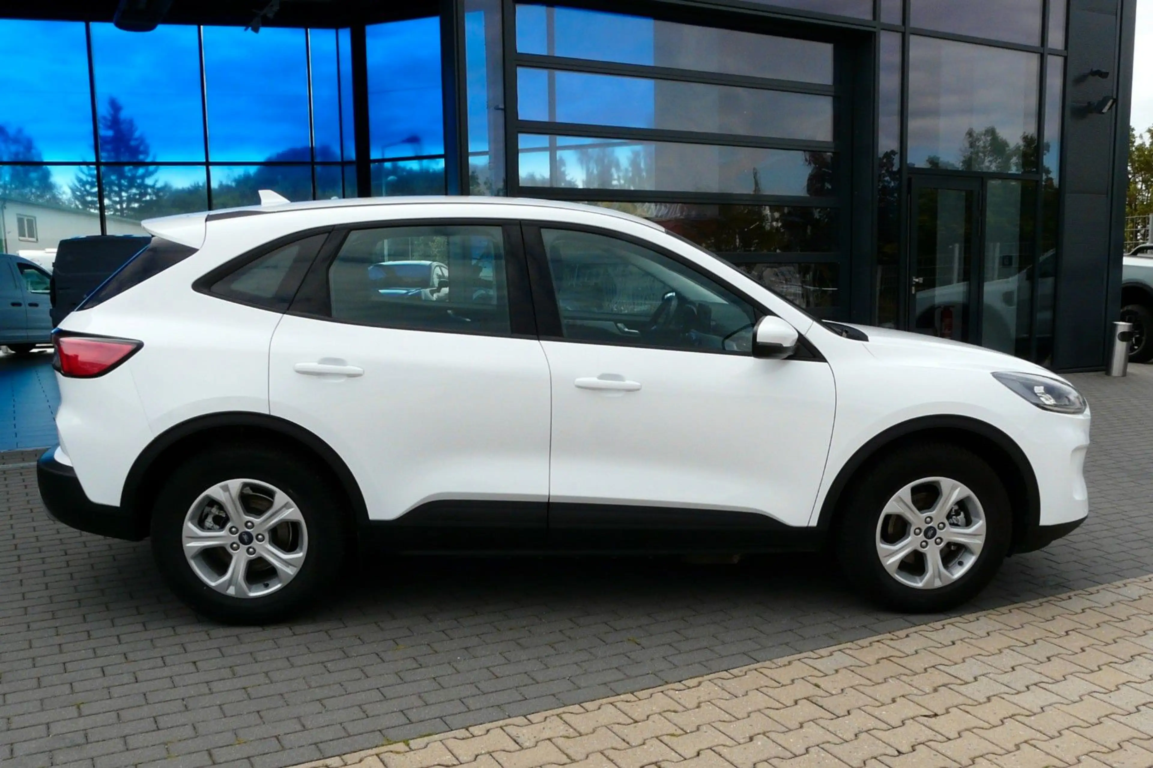 Ford Kuga PHEV Cool & Connect *AHK schwenkbar* — photo 6