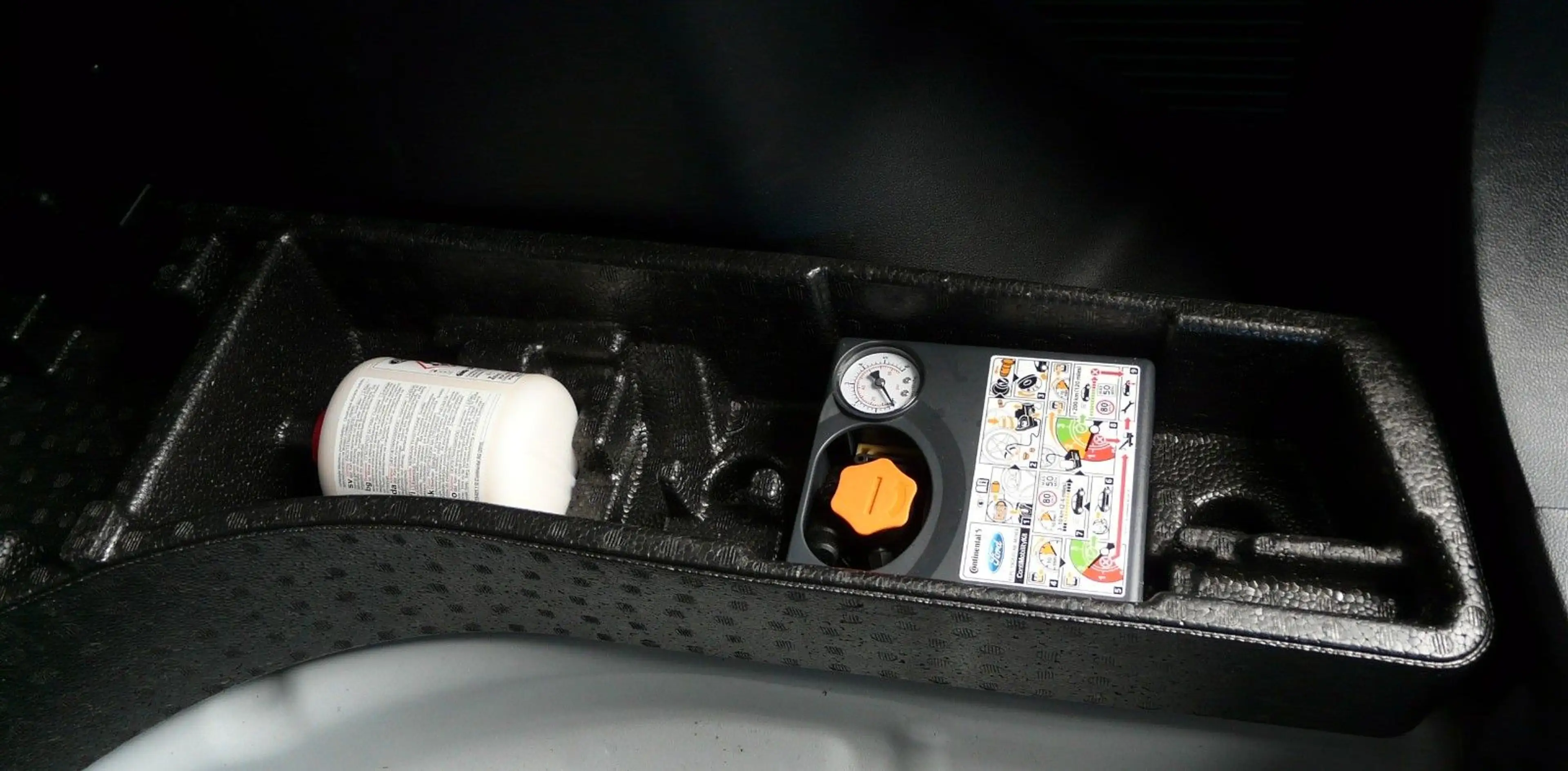 Ford Kuga PHEV Cool & Connect *AHK schwenkbar* — photo 14