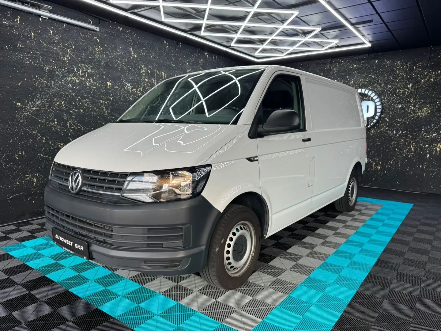 Volkswagen T6 Transporter Kasten LANG /TEMP/NAVI/AHK/PDC Weiß - 1