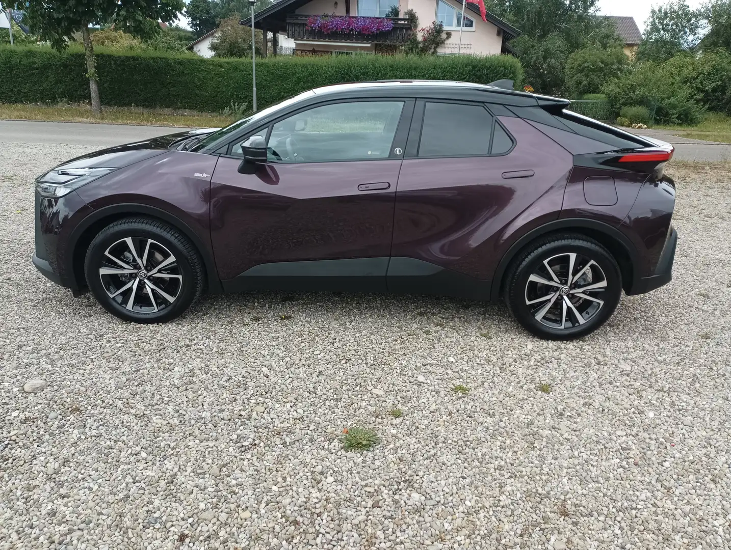Toyota C-HR 1.8 Hybrid Team Deutschland Mauve - 2