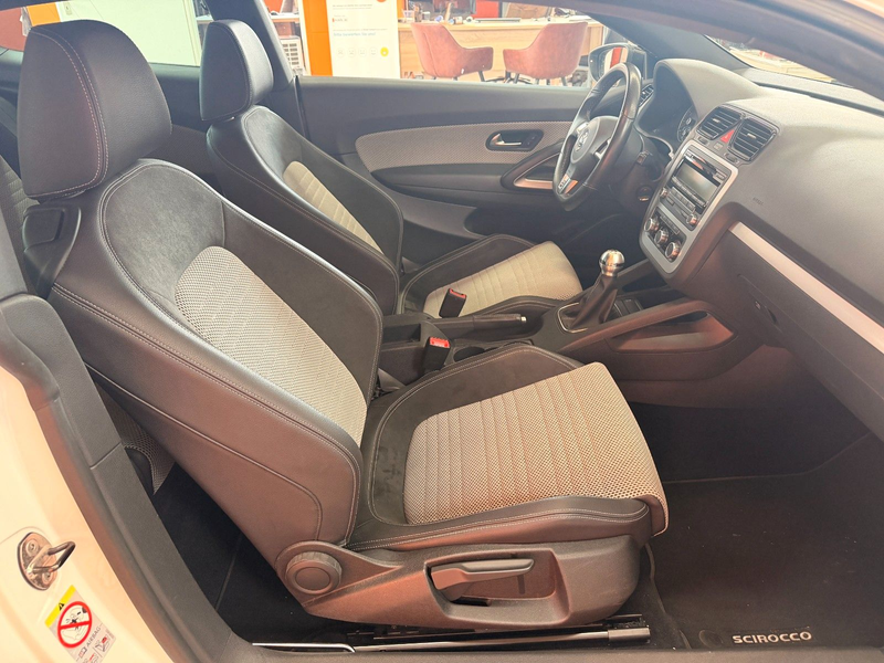 Volkswagen Scirocco 2.0 TSI 155 kW Sport-Paket 18" OZ — photo 12