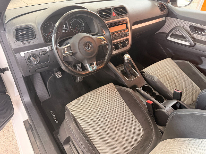 Volkswagen Scirocco 2.0 TSI 155 kW Sport-Paket 18" OZ — photo 11