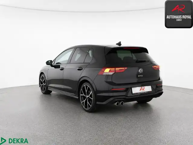 Volkswagen Golf view 3