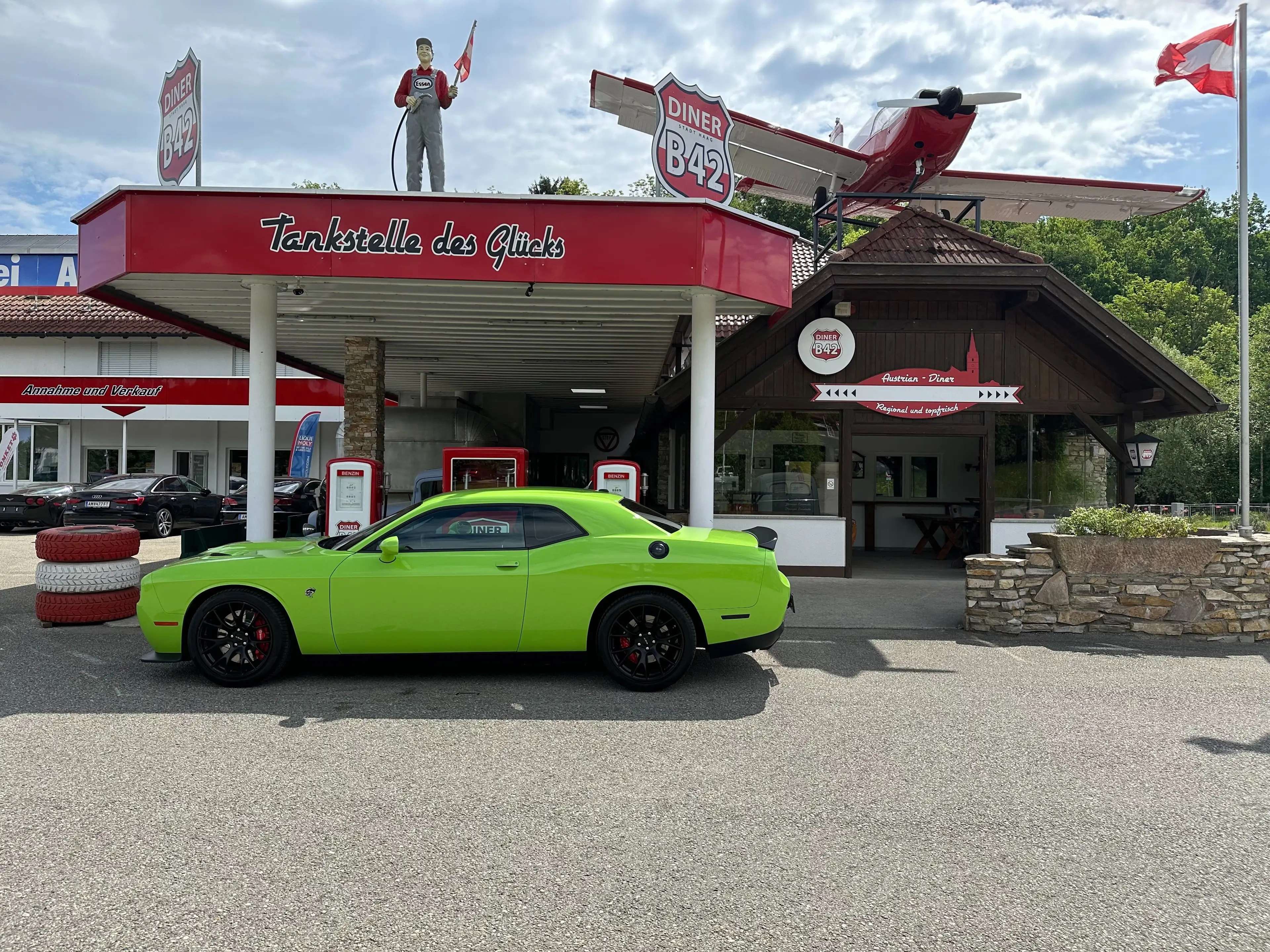 Dodge Challenger SRT Hellcat 6,2l V8 Aut. / Unfallfrei / — photo 9