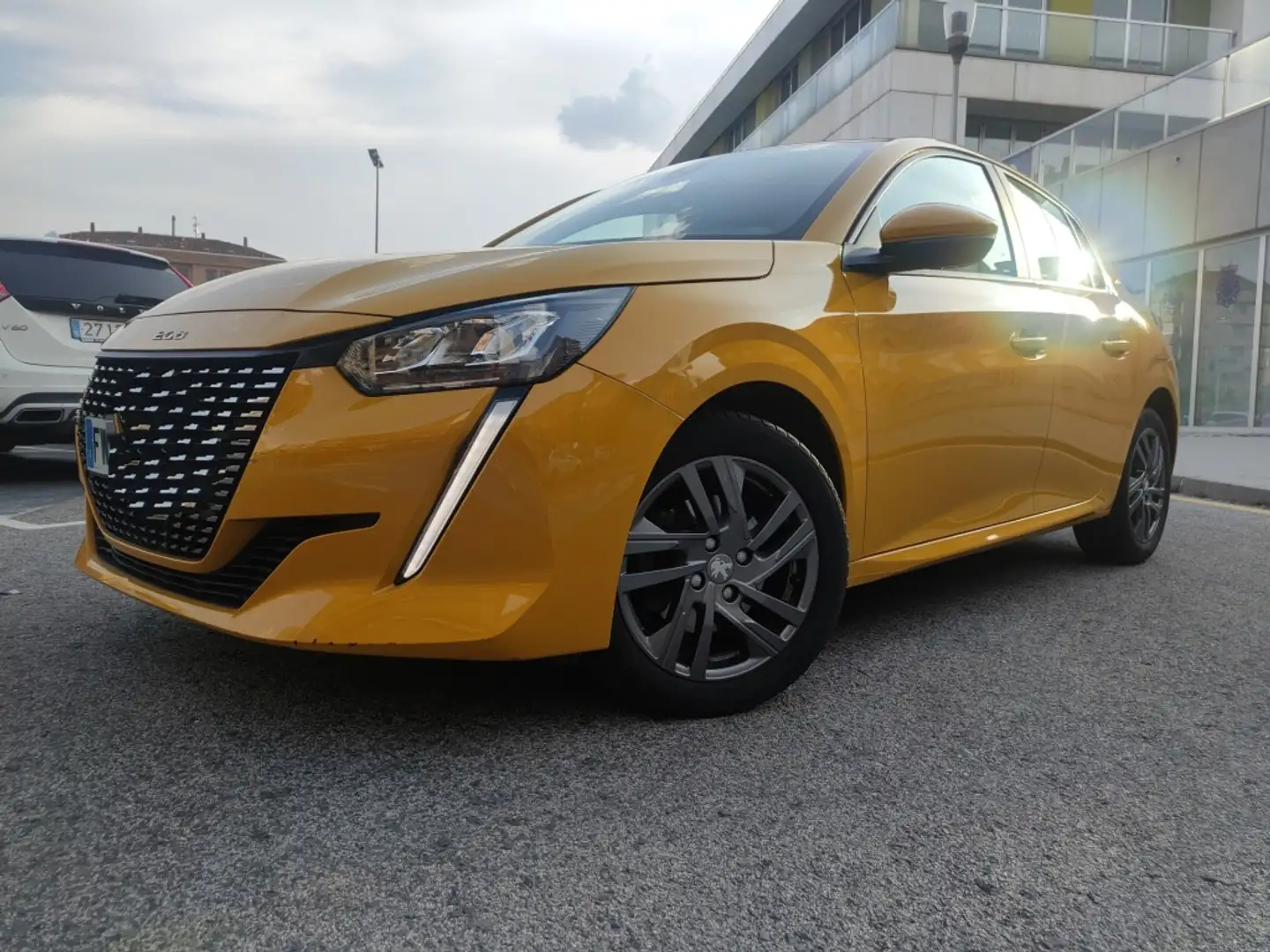 Peugeot 208 1.5 BlueHDi S&S Allure Pack 100 Amarillo - 1