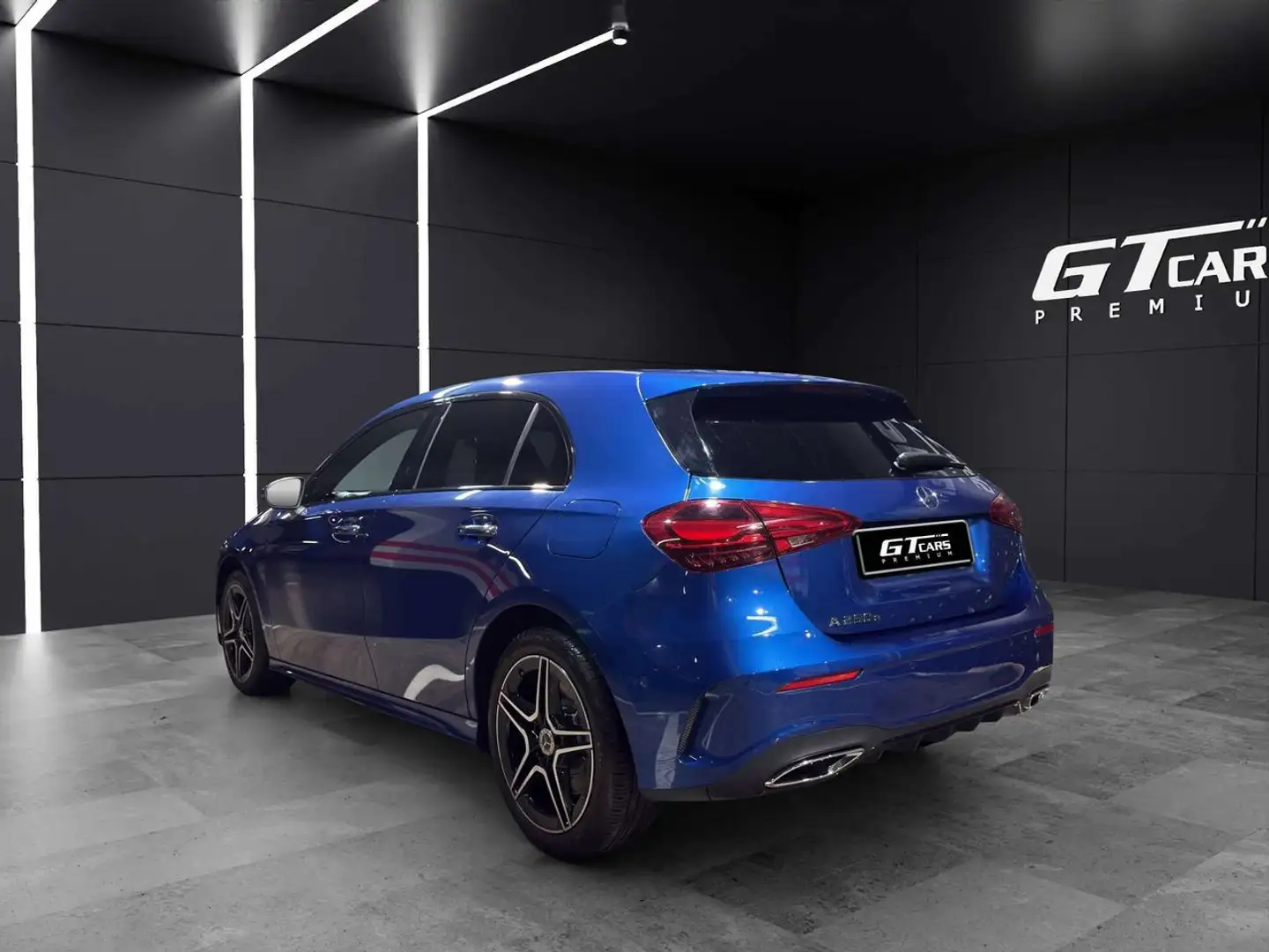 Mercedes-Benz A 250 250e AMG Azul - 2