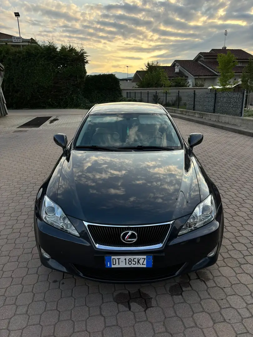 Lexus IS 220d 2.2 Luxury - 1