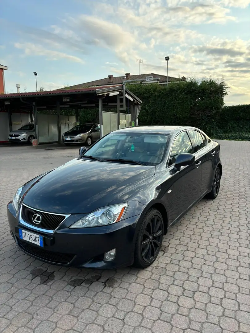 Lexus IS 220d 2.2 Luxury - 2