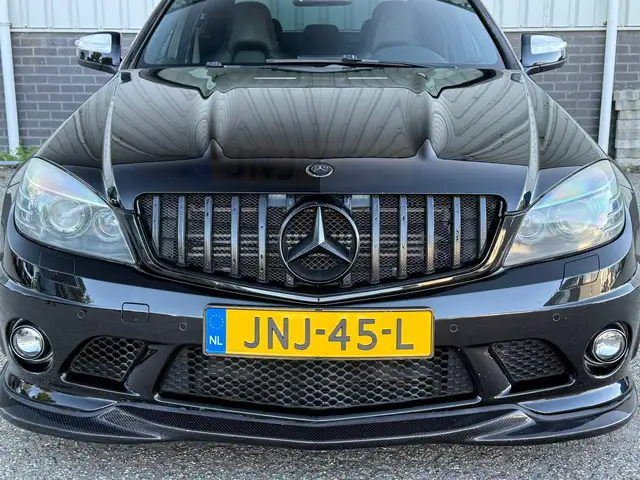 Mercedes-Benz C-Class view 4
