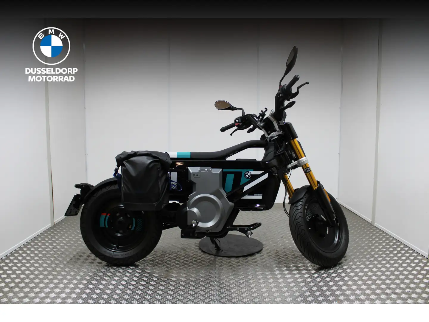 BMW CE 02 Cosmic black 2 BTW Voertuig Schwarz - 1