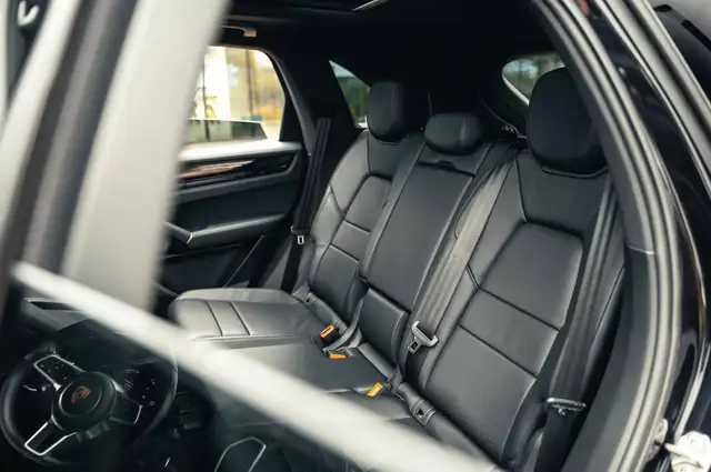 Porsche Cayenne view 11