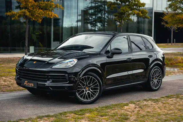 Porsche Cayenne view 4