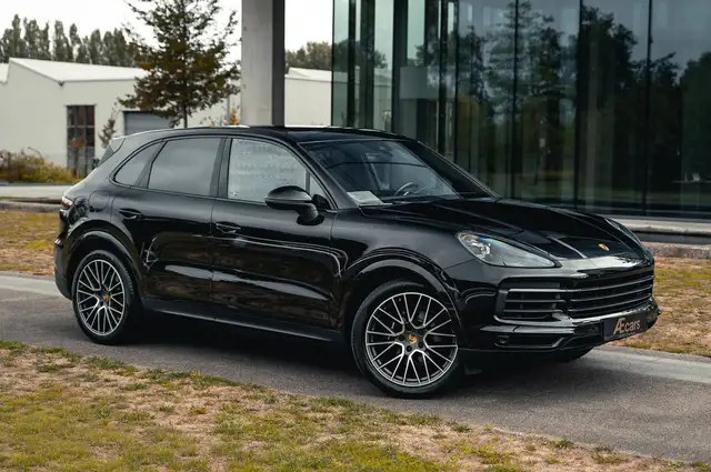 Porsche Cayenne view 2