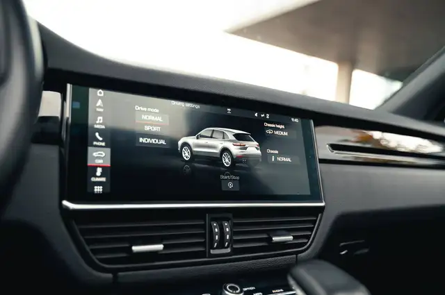 Porsche Cayenne view 14