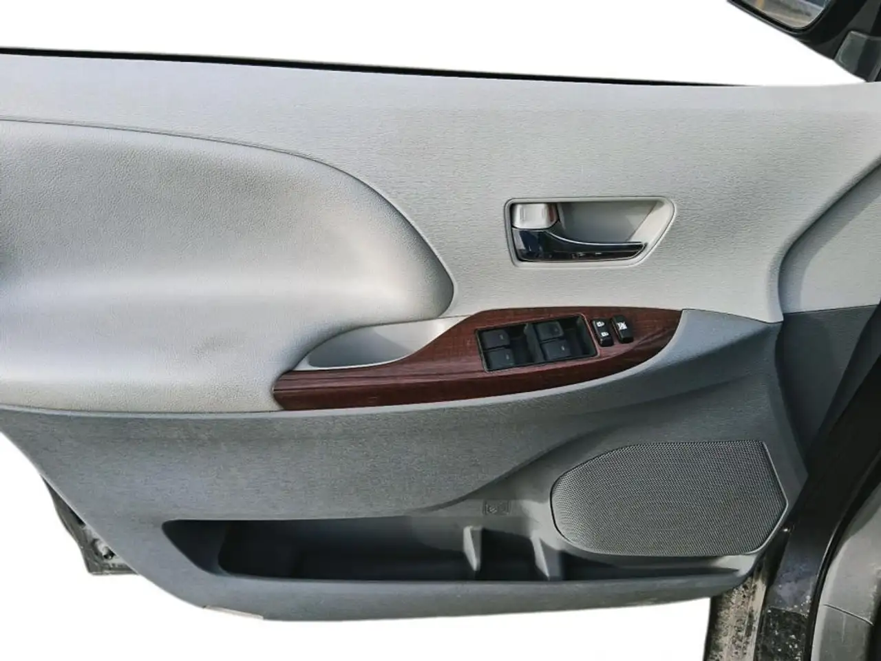 Toyota Sienna снимка Toyota Sienna