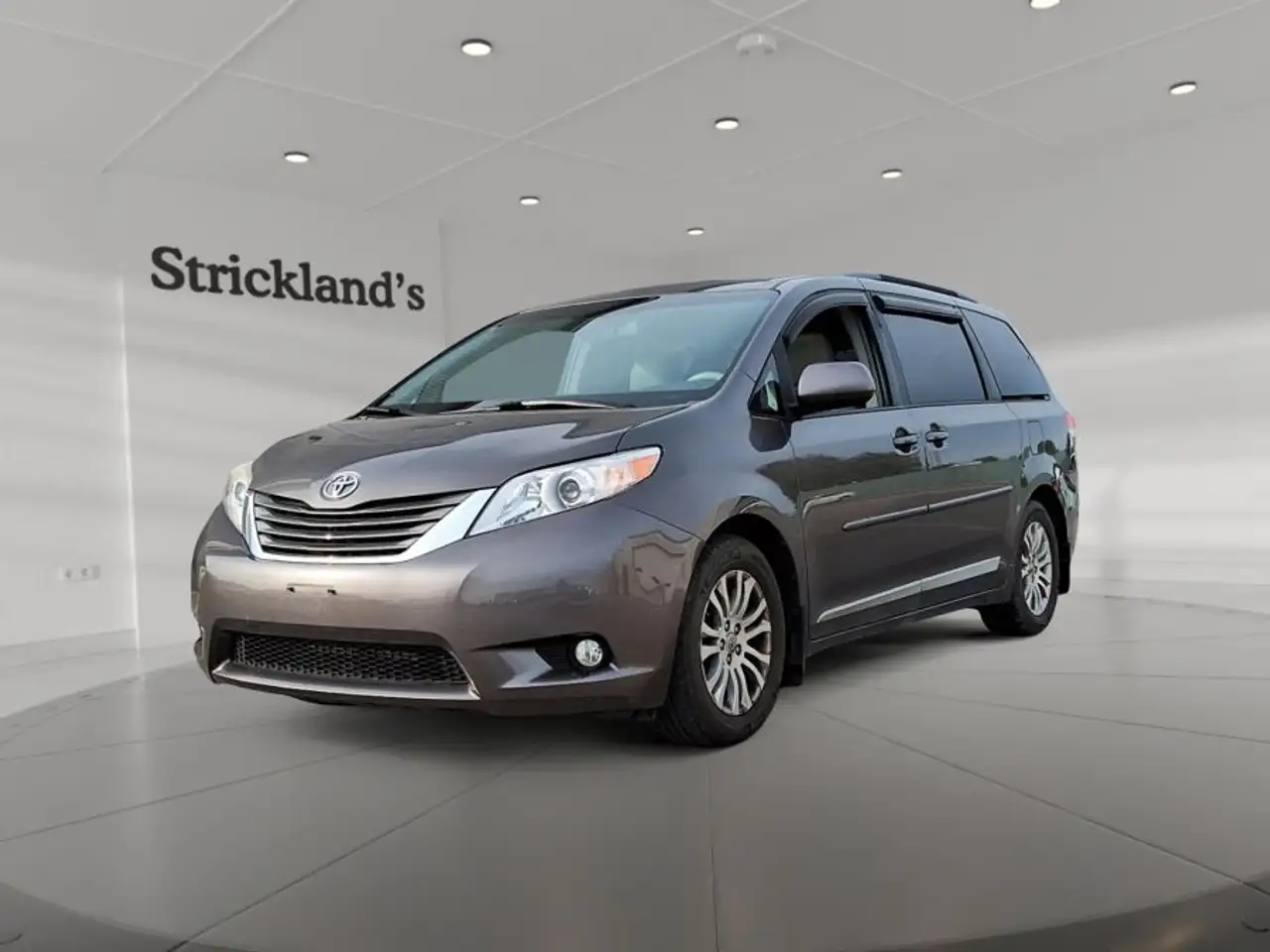 Toyota Sienna снимка Toyota Sienna