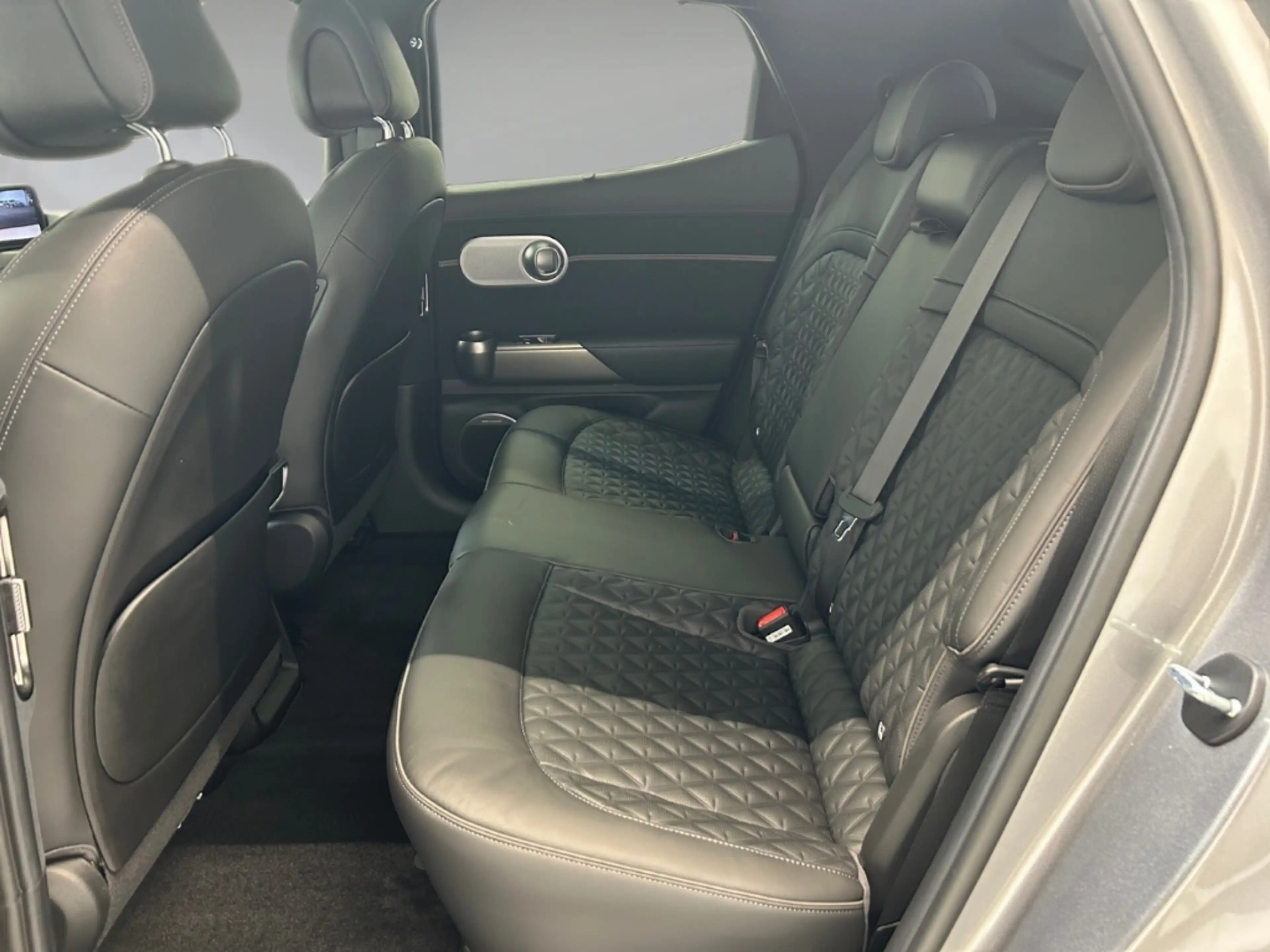 Genesis GV60 Sport Elektro 4WD Panorama Memory Sitze Soundsyste — photo 14