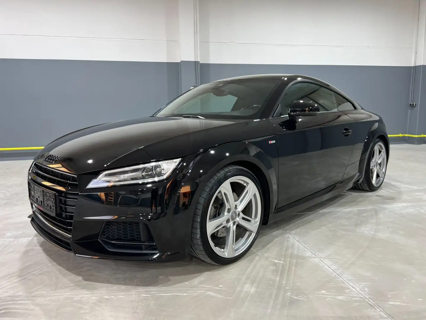 Audi TT Coupé 2,0 TFSI quattro Sport S-tronic Schwarz - 1