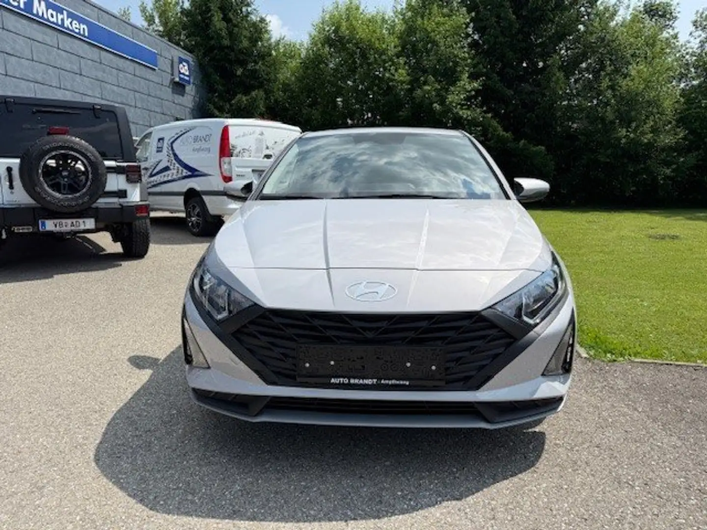 Hyundai i20 1,2 MPI GO Grau - 2