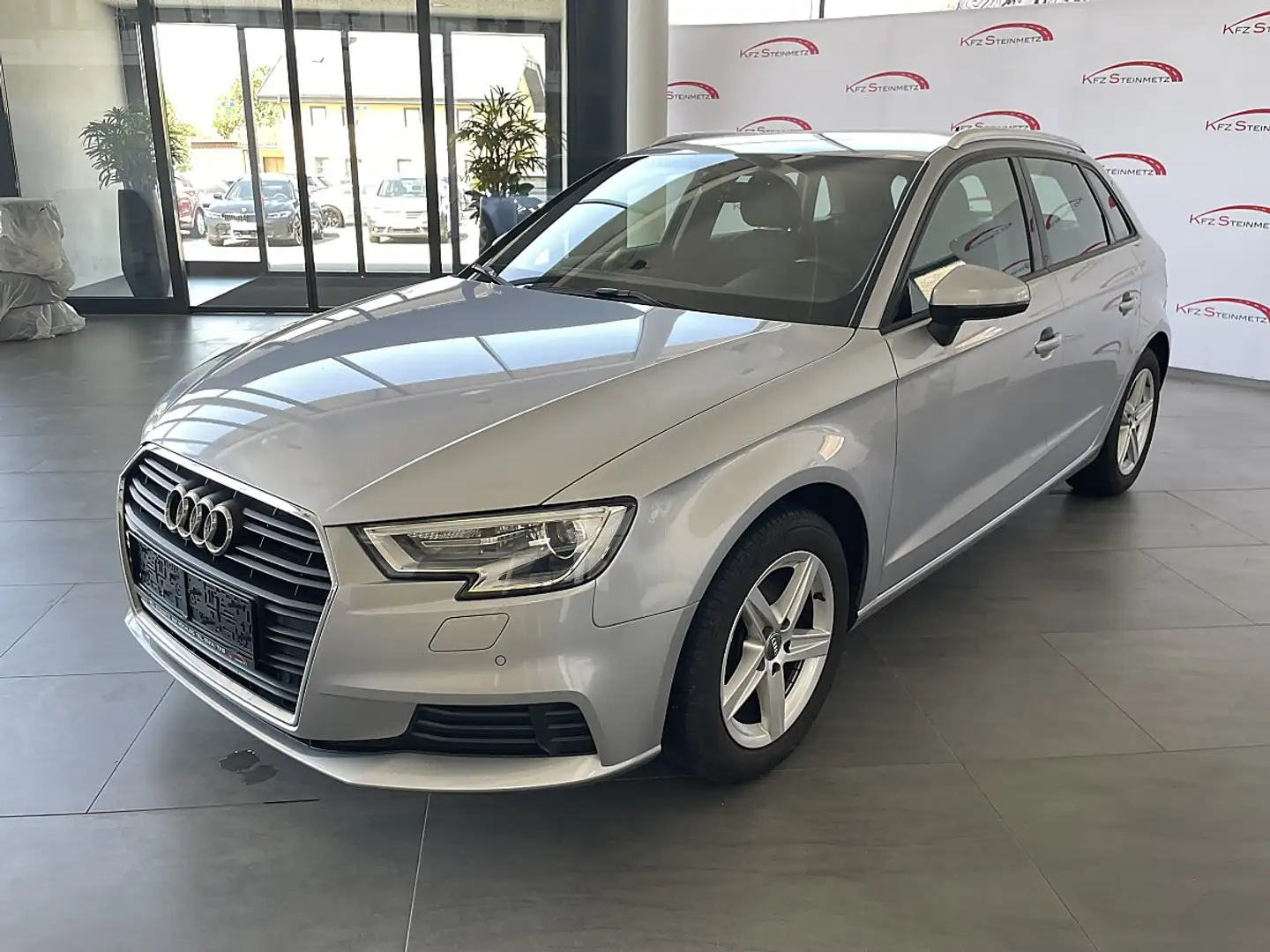 Audi A3 SB 35 TFSI Silber - 1