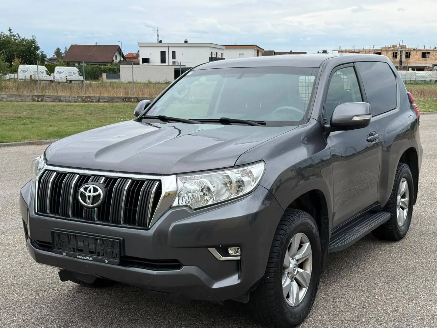 Toyota Land Cruiser Prado 2,8 D-4D Grau - 1