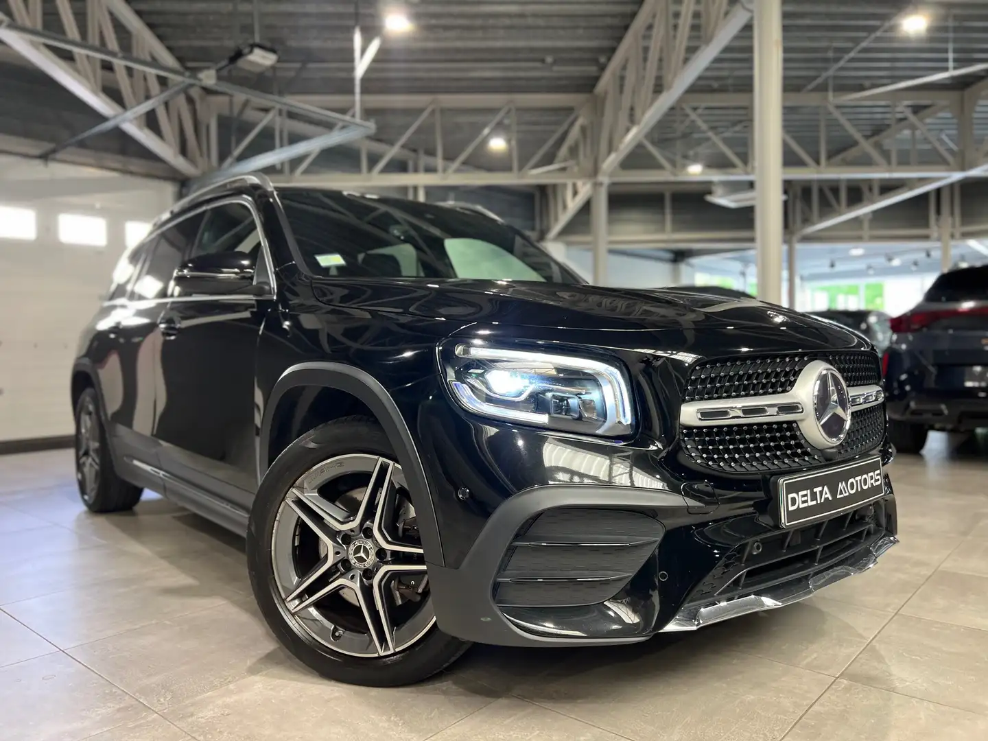 Mercedes-Benz GLB 200 d * AMG * Camera * 8G * Line assist * Xenon Чорний - 1