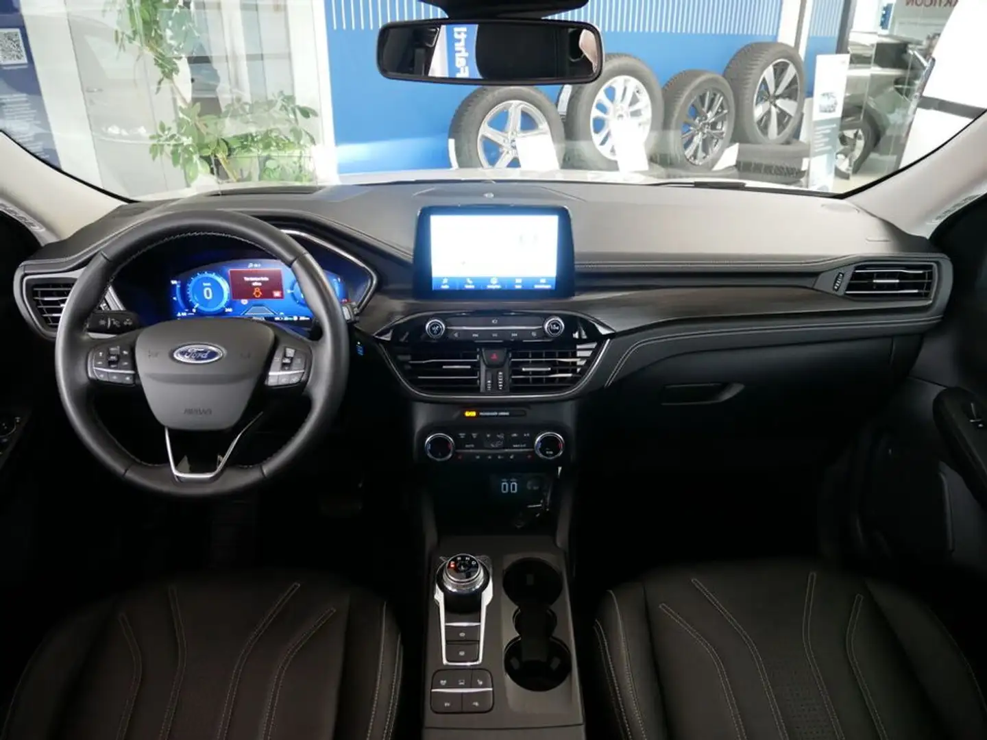 Ford Kuga Vignale Plug-In Hybrid Weiß - 2