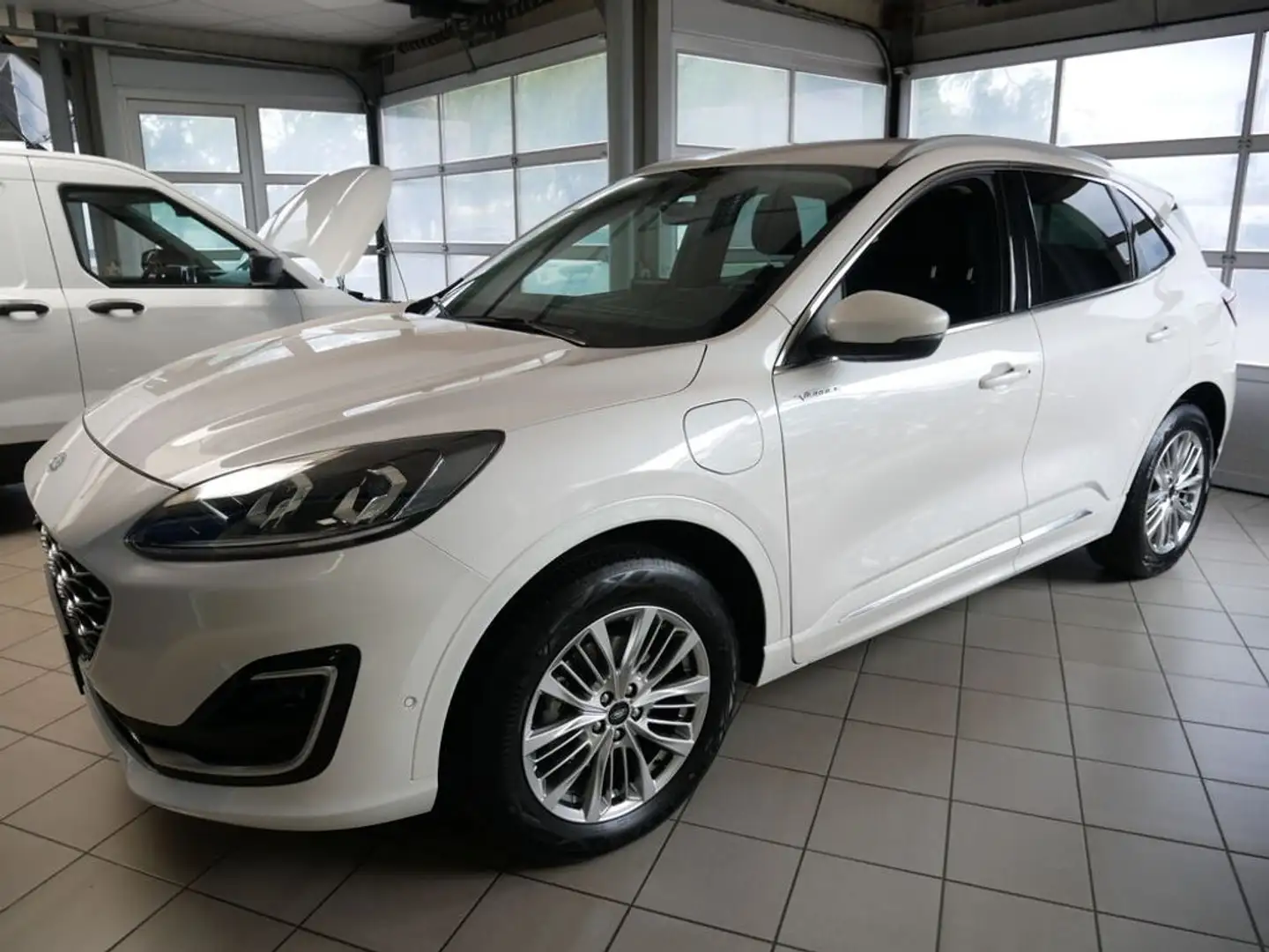 Ford Kuga Vignale Plug-In Hybrid Weiß - 1