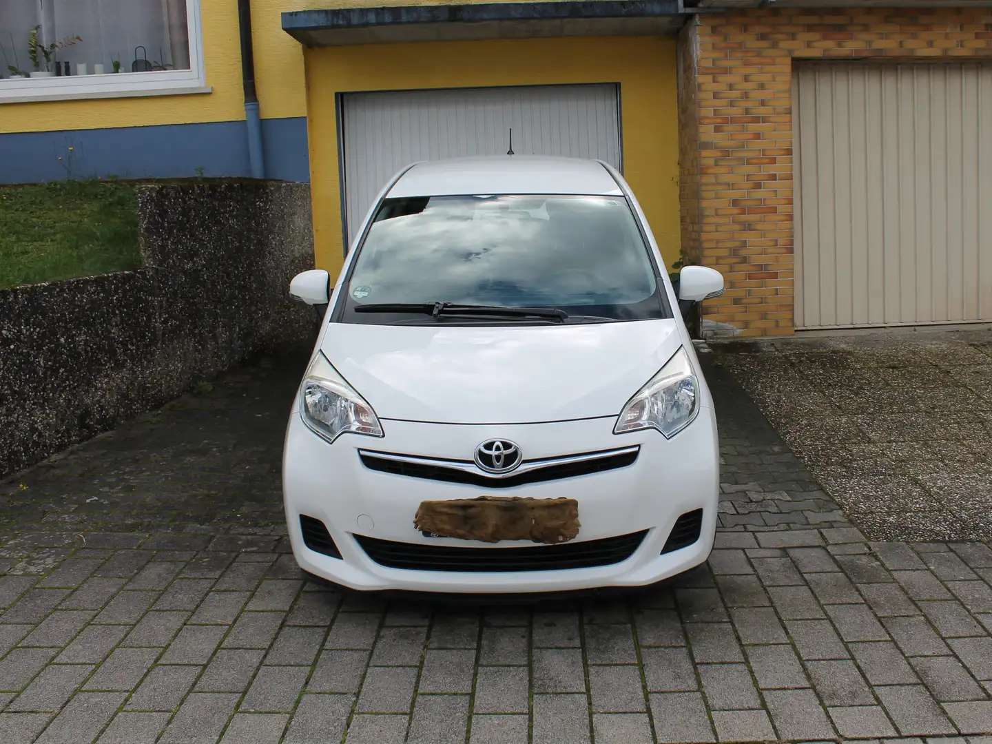 Toyota Verso-S Verso+S+1.33+VVT-i+Cool Alb - 2