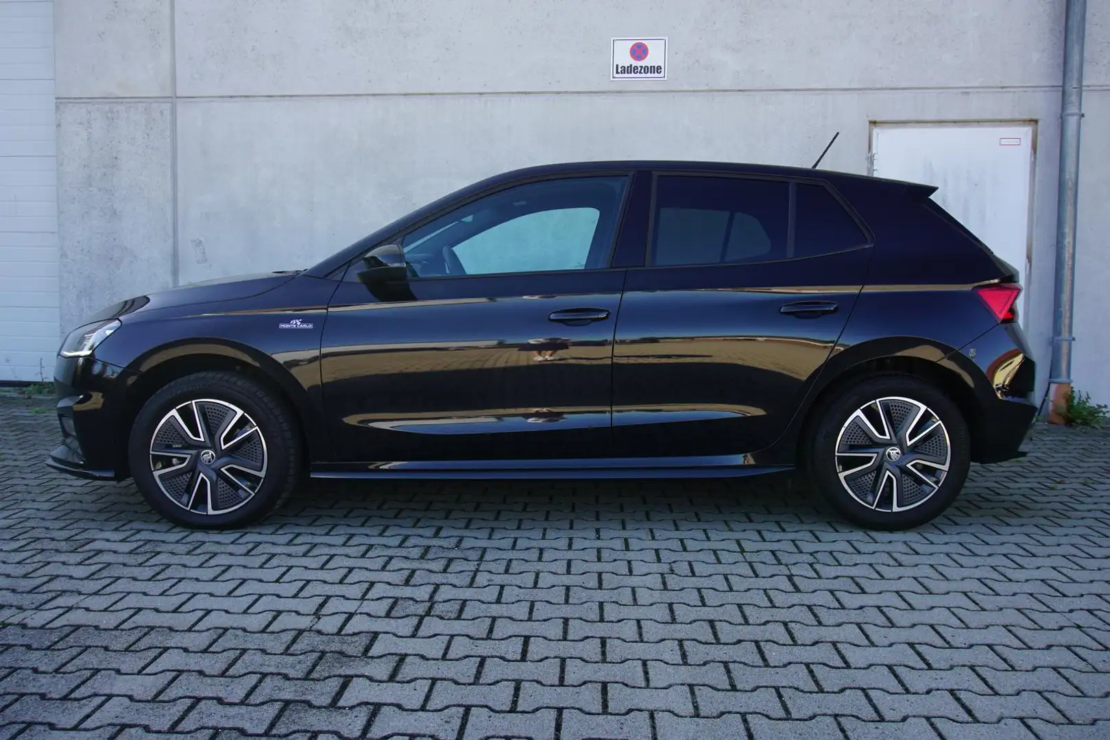 Skoda Fabia 1.0TSI Monte Carlo Navi/MirrorL Kamera LED Schwarz - 2