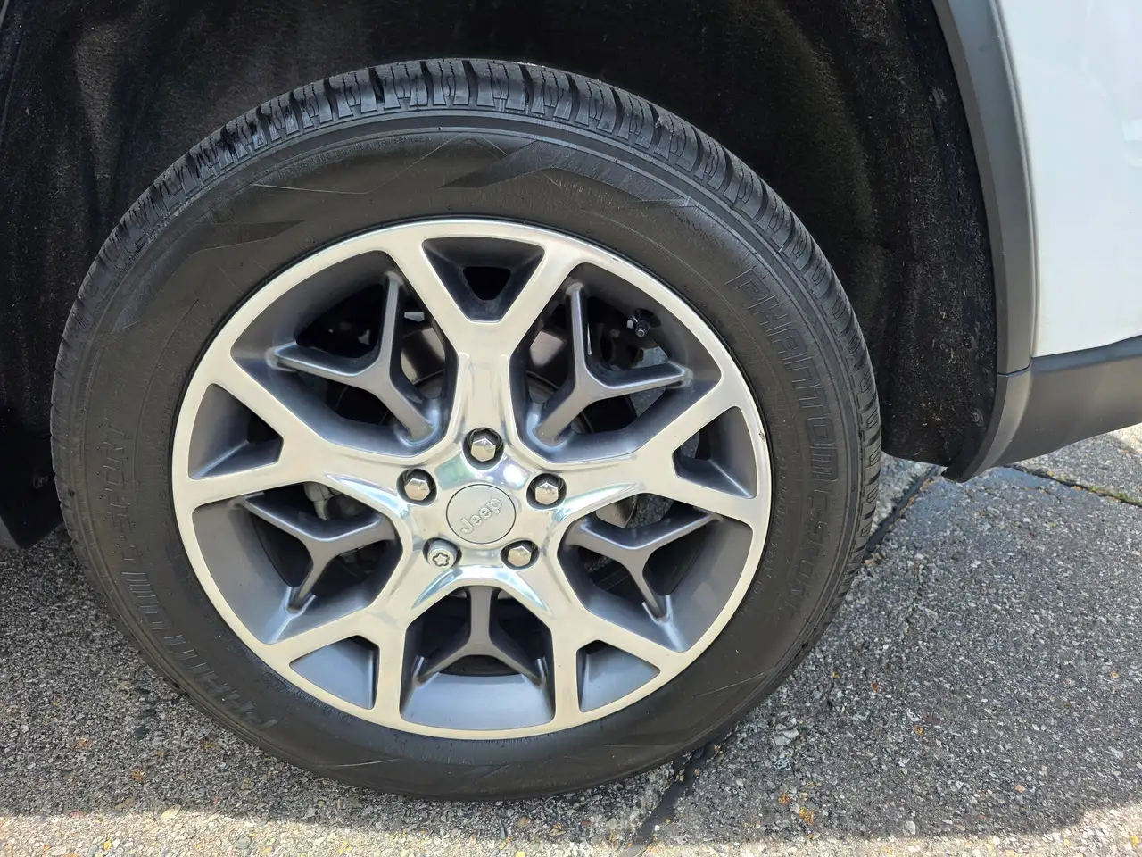 Jeep Grand Cherokee снимка Jeep Grand Cherokee