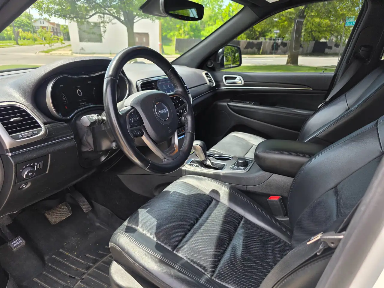 Jeep Grand Cherokee снимка Jeep Grand Cherokee