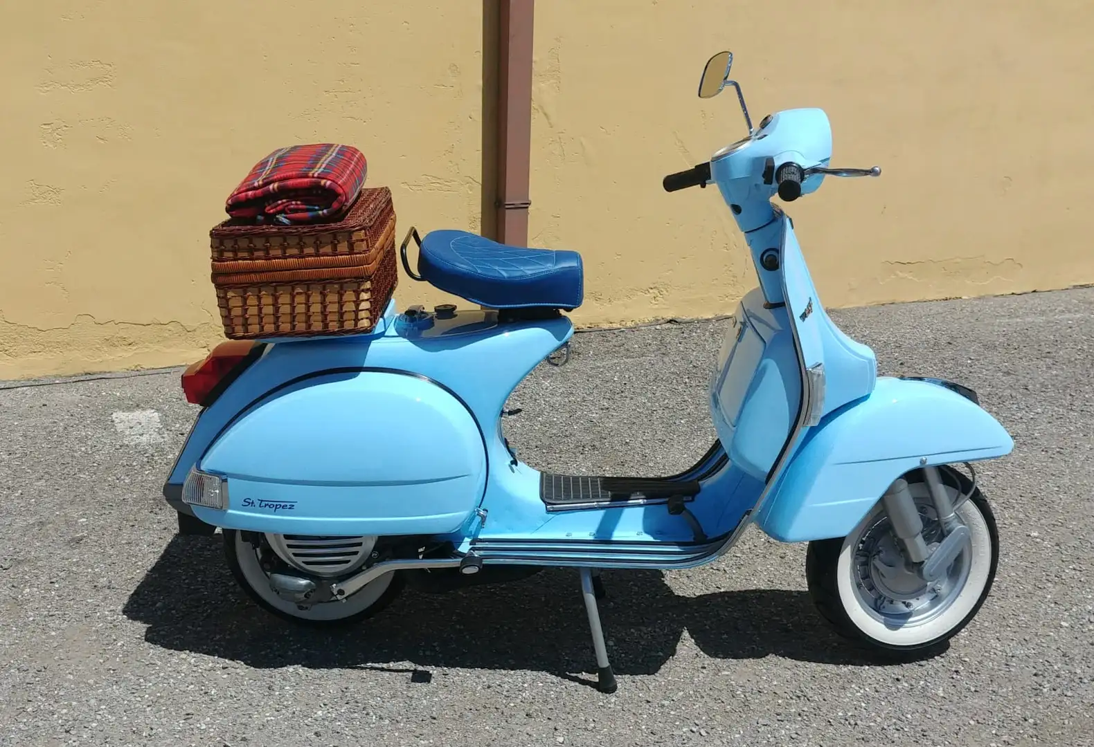 Vespa P 200 E - 1