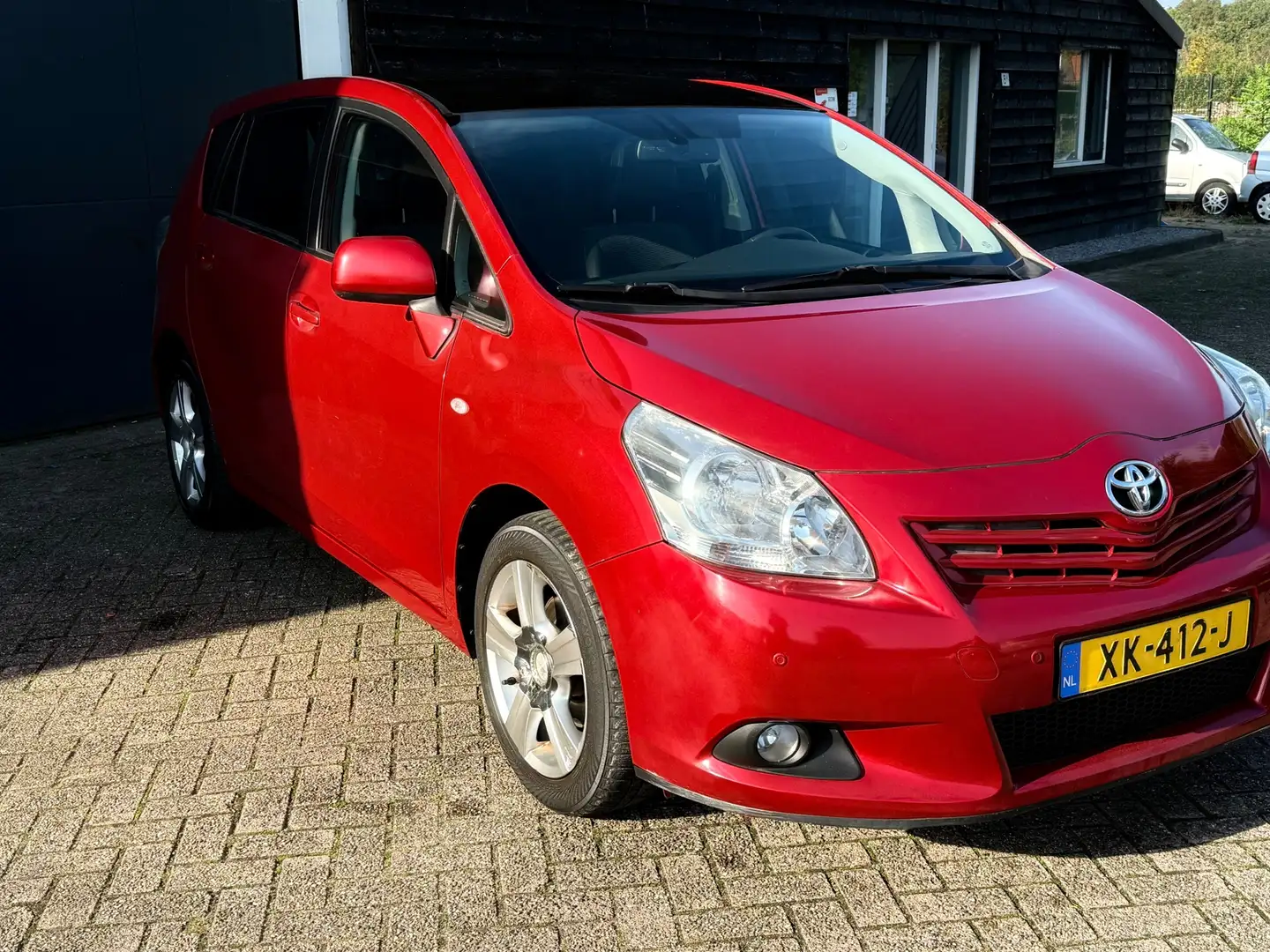 Toyota Verso 1.8 VVT-i Dynamic Business 7p. Červená - 2