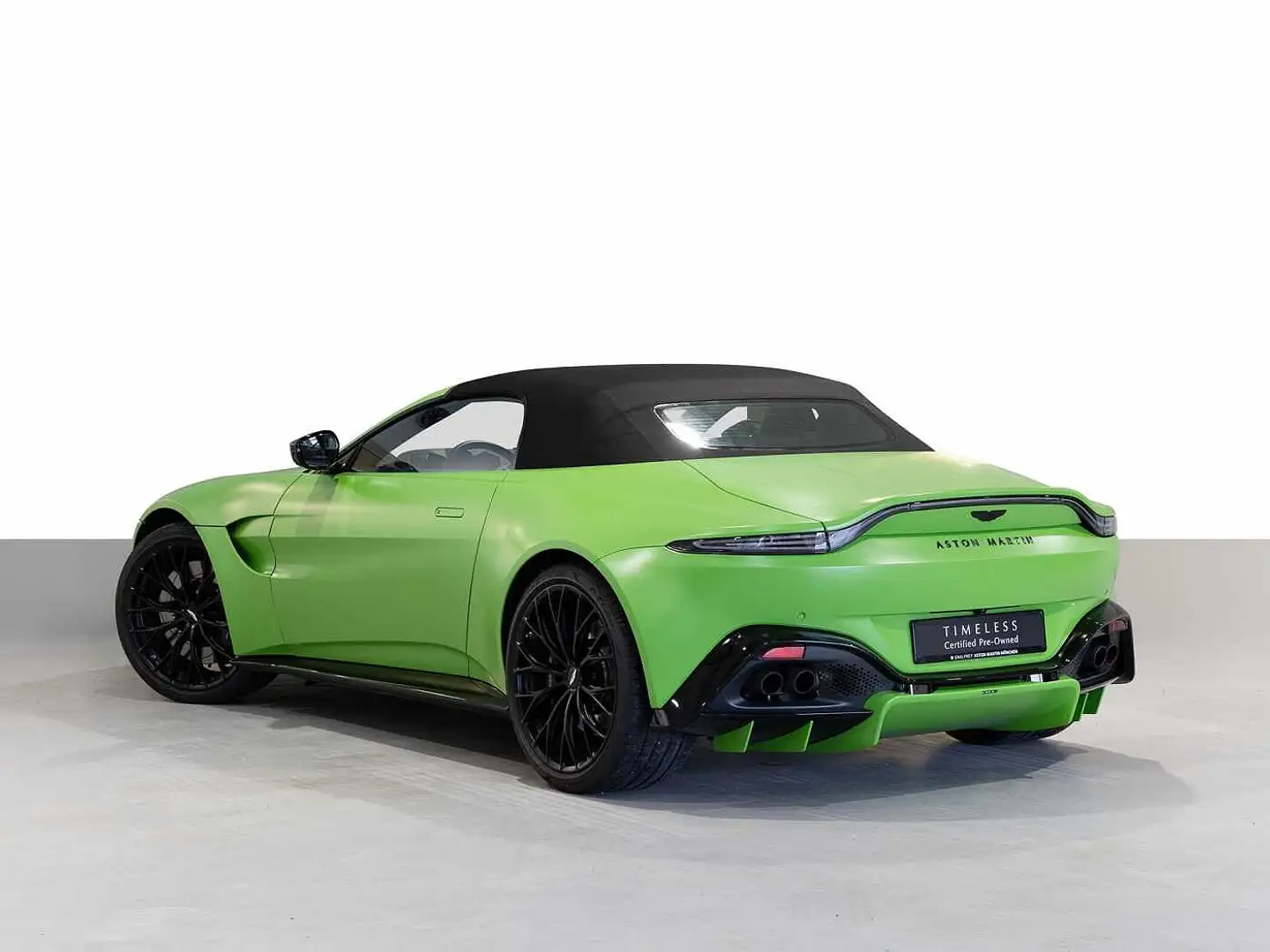 Aston Martin V8 Vantage Roadster -Racing Line Kermit Green- Vert - 2