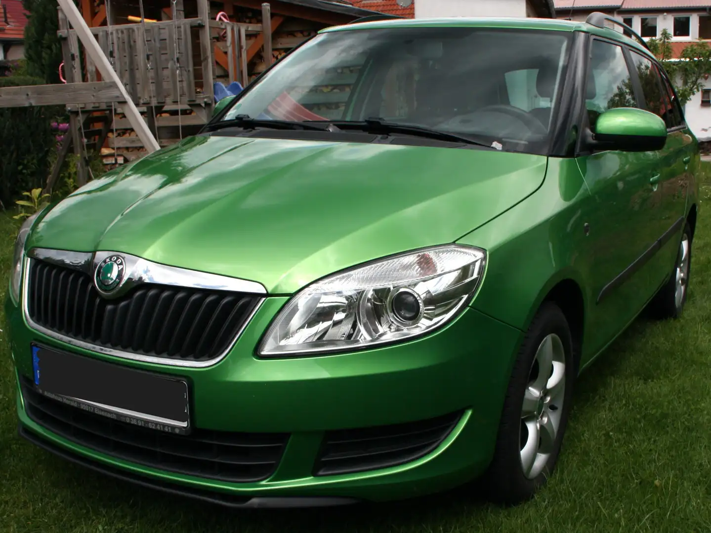 Skoda Fabia Fabia 1.2 TSI Combi FAMILY Grün - 1
