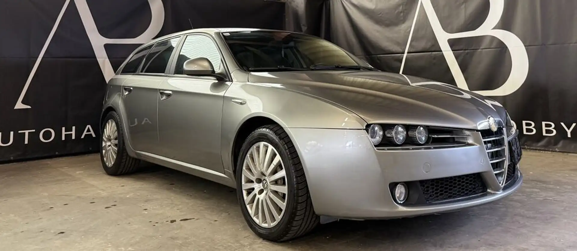 Alfa Romeo 159 SW 2,4 JTDM 20V Dist. Qtronic 2.Besitz Grau - 2