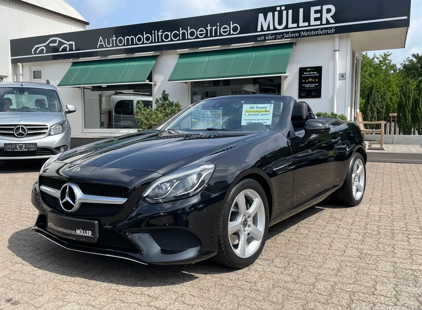 Mercedes-Benz SLC 200 9G Tronic+Dyn.SELECT+NAVI+ILS LED+Carplay+AIRSCARF Negru - 1