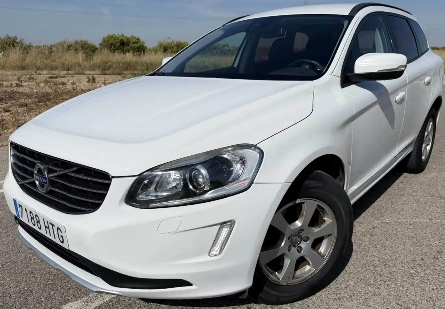 Volvo XC60 D3 Momentum 136 Blanco - 1