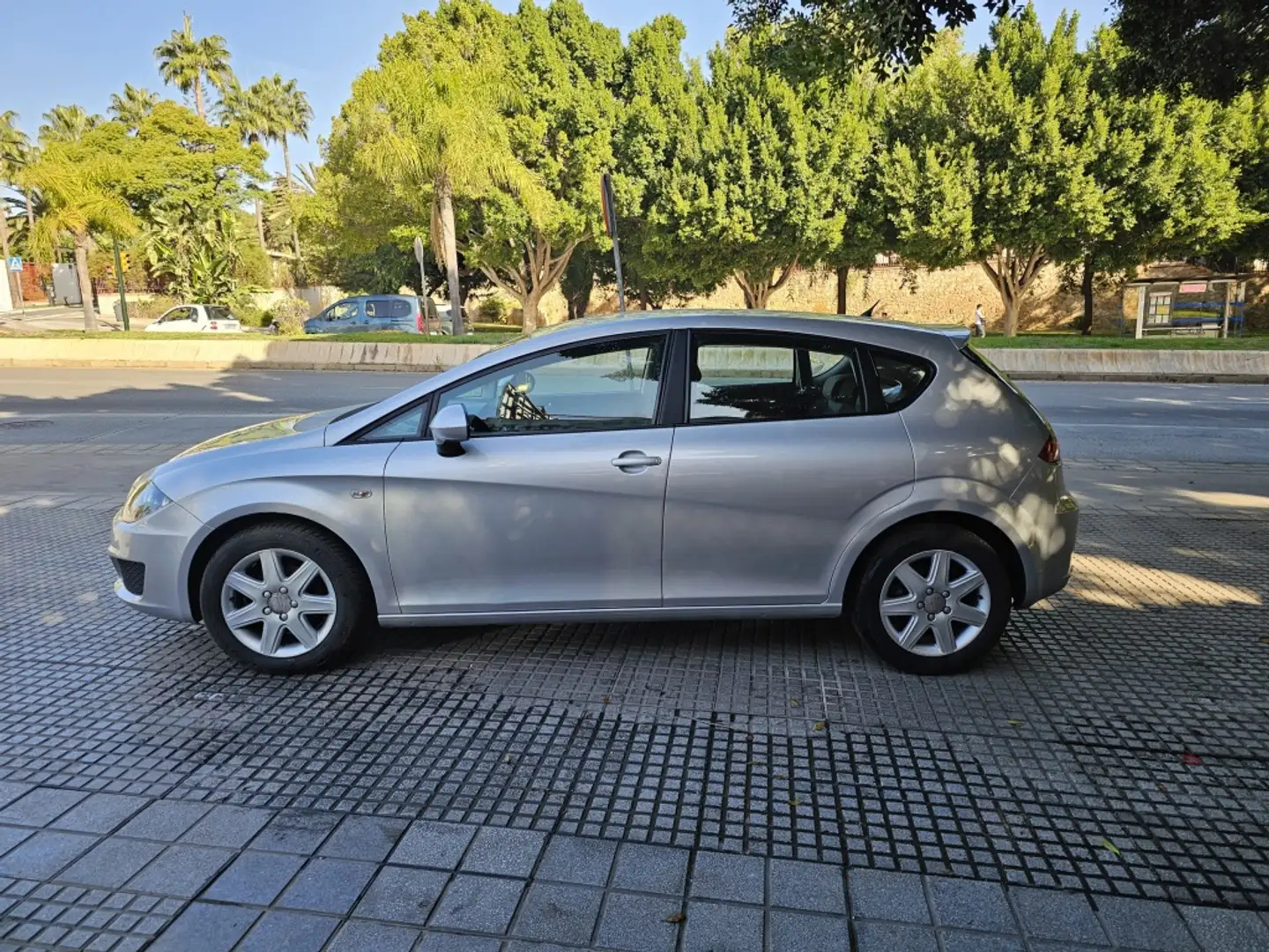 SEAT Leon 1.9TDI Driver´s Edition Gris - 2
