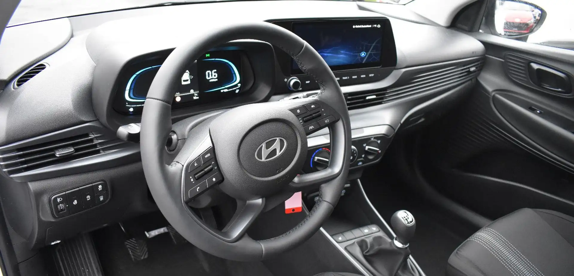 Hyundai i20 1.2 79 PS Navi Kamera SHZ LHZ PDC VORLAUF Grau - 2