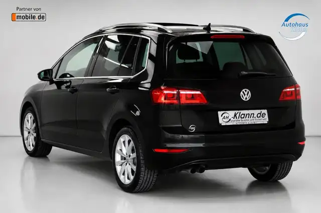 Volkswagen Golf view 6