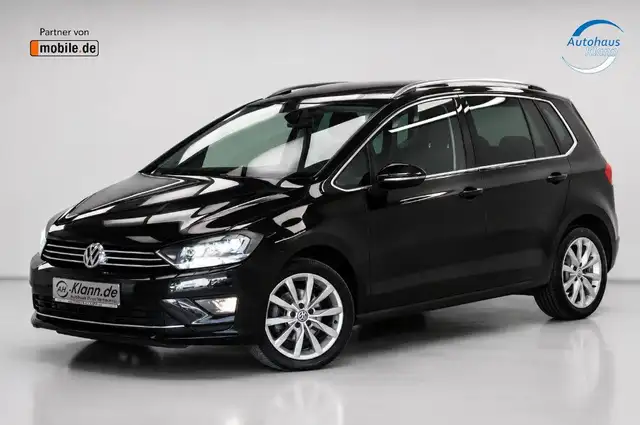 Volkswagen Golf view 3