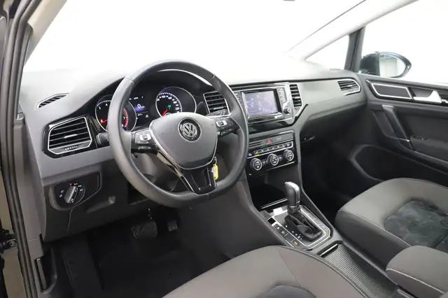Volkswagen Golf view 13