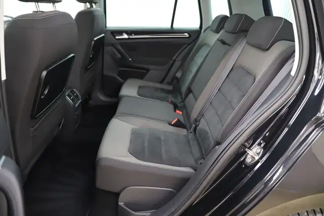 Volkswagen Golf view 11