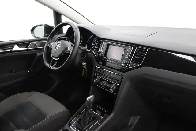 Volkswagen Golf view 15